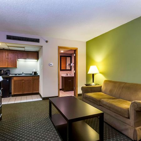 Quality Inn & Suites Moline - Quad Cities Eksteriør billede