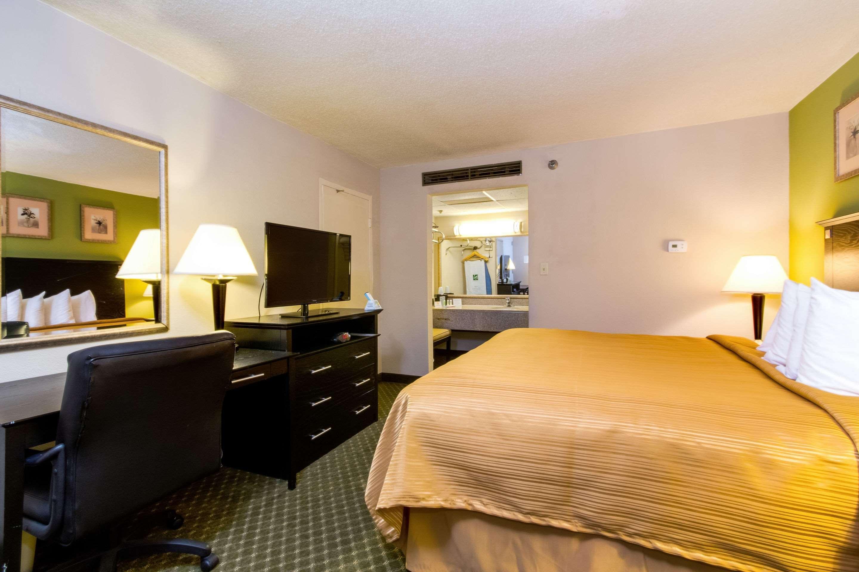 Quality Inn & Suites Moline - Quad Cities Eksteriør billede